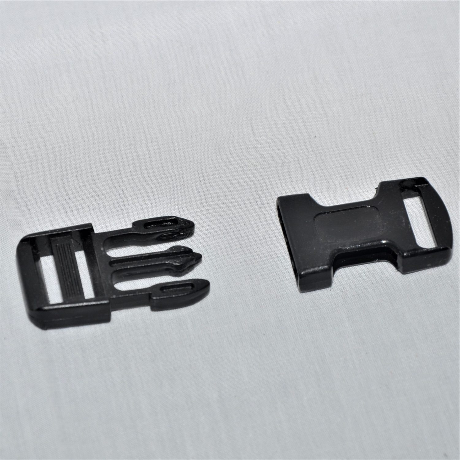 Black Plastic Clip 25mm - OJP Products